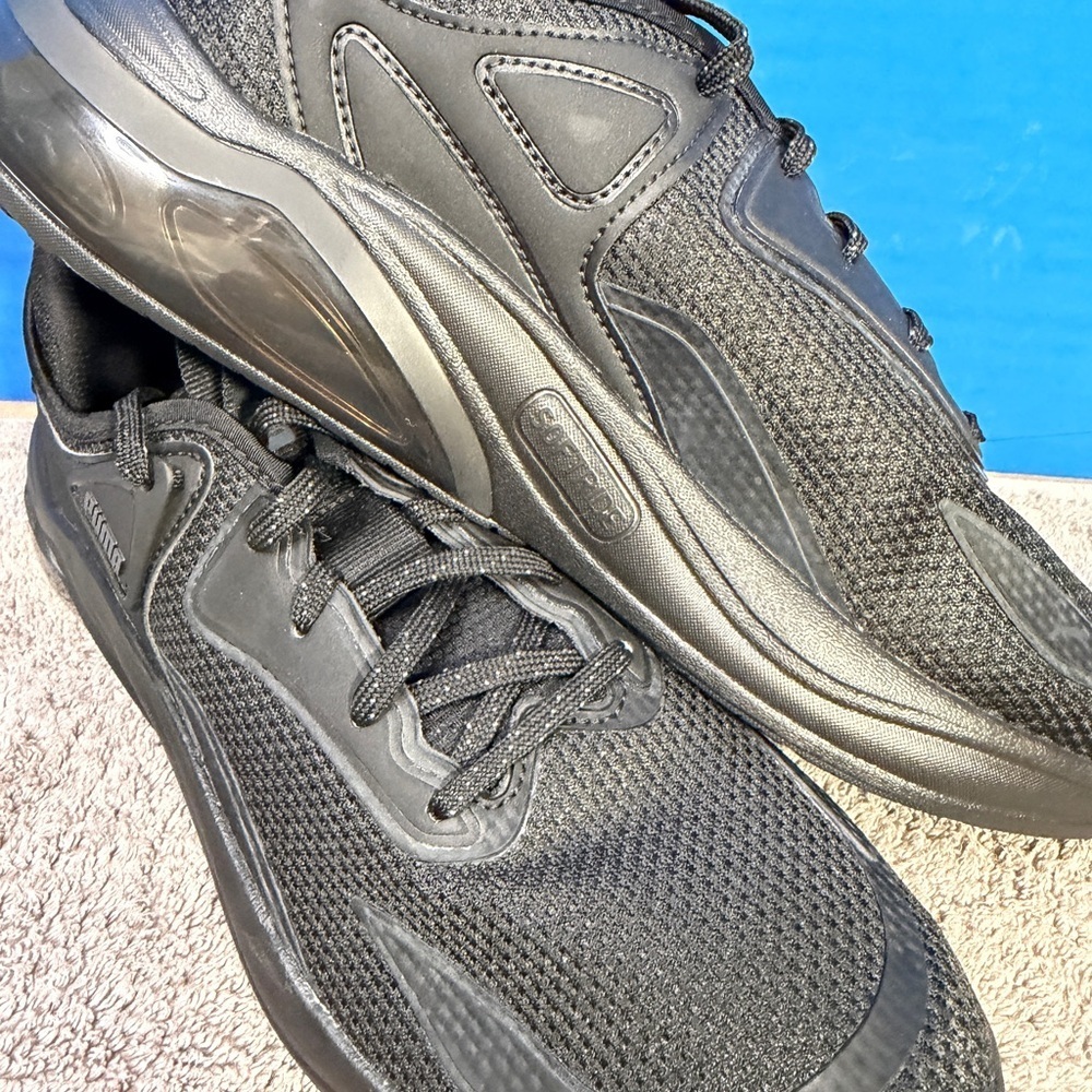 Puma cell thrill
Black
Brand new - Picture 8 of 10